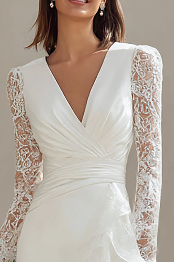 Ivoire V-Neck Moulante Manches Dentelle Ruclée Robe de Mariée Courte avec Fente